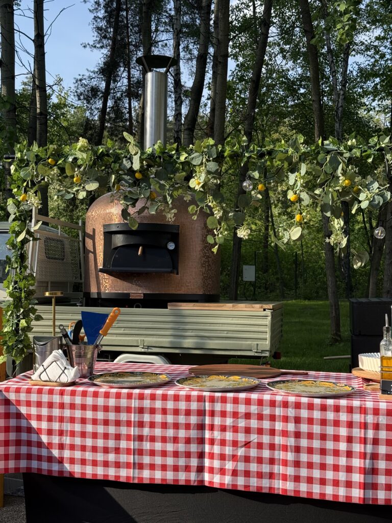 Detale odrestaurowanego Piaggio Ape mobilnej pizzerii Pizzaiolo